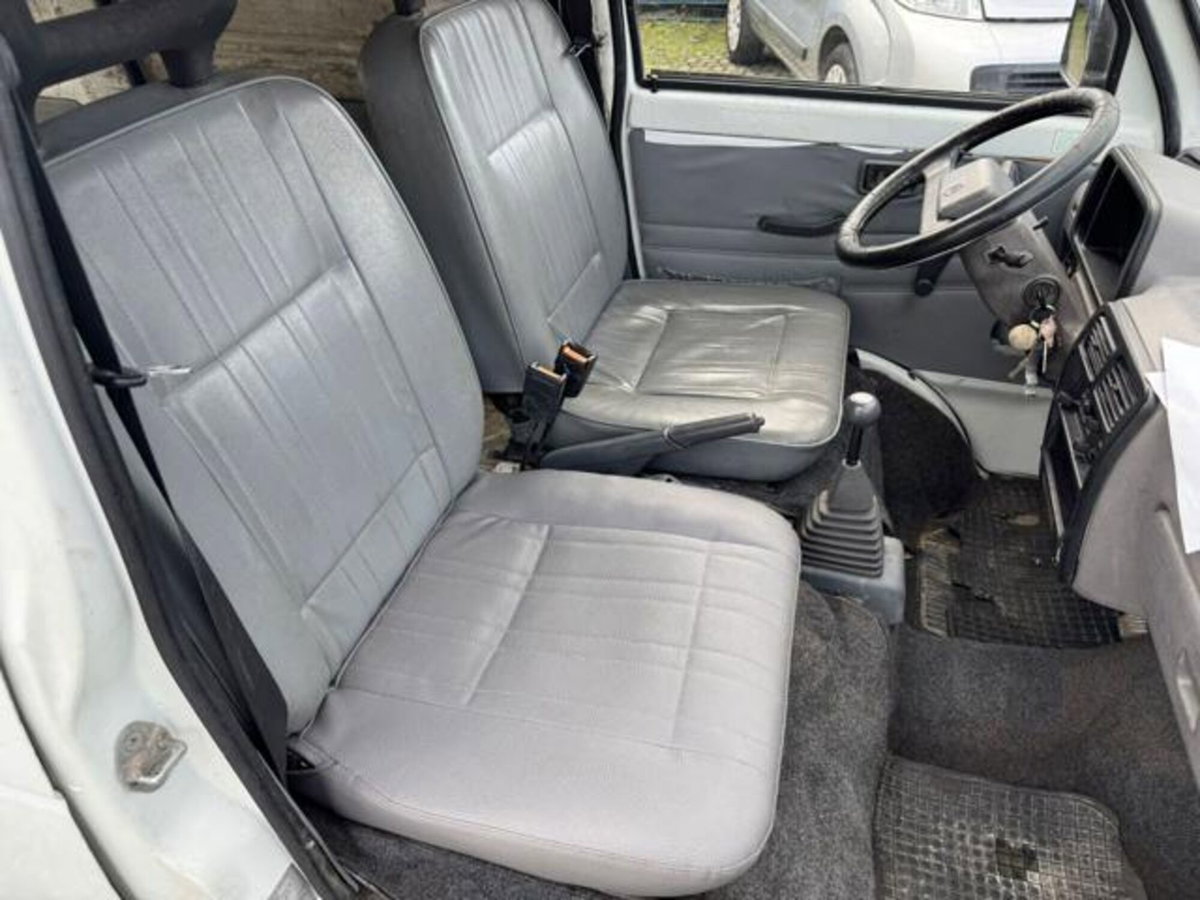 Piaggio Porter Furgone 1.3i 16V cat Blind Van (12)