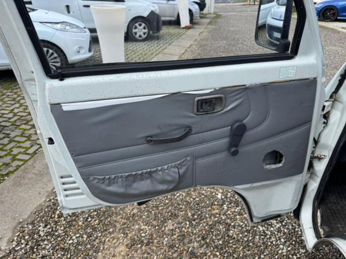 Piaggio Porter Furgone 1.3i 16V cat Blind Van (9)