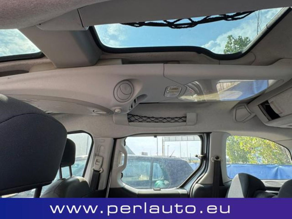 Peugeot Partner 1.6 HDi 90CV Comfort (9)