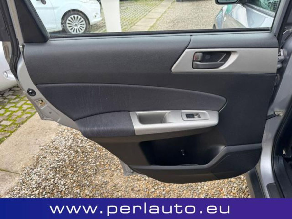 Subaru Forester 2.0D XS VQ (13)