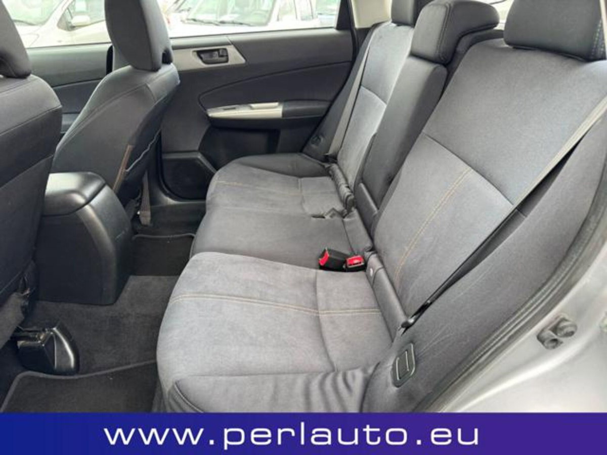 Subaru Forester 2.0D XS VQ (14)