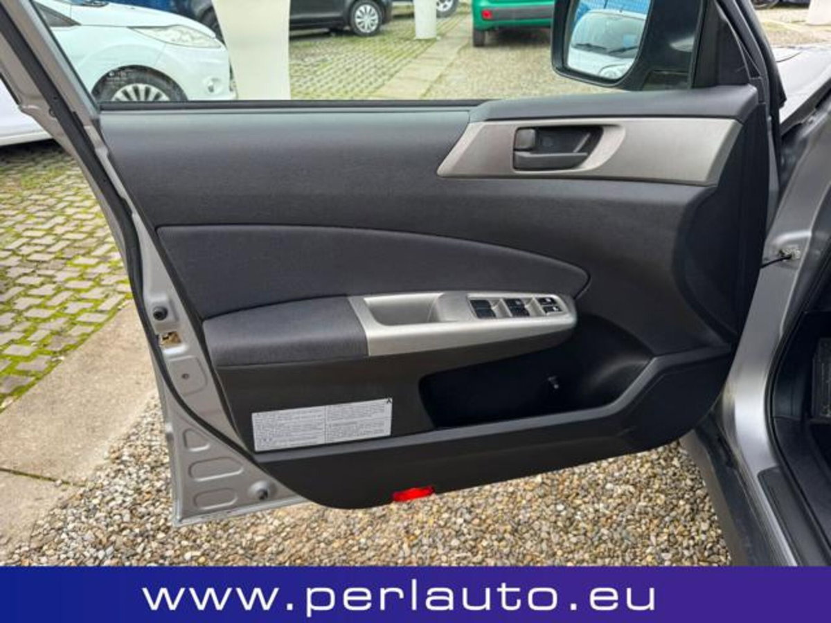 Subaru Forester 2.0D XS VQ (8)