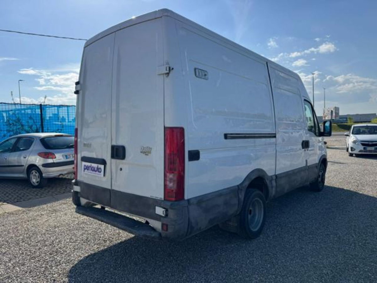 Iveco Daily Furgone 35S12VP 2.3 Hpi TDI PM-TA Furgone (5)