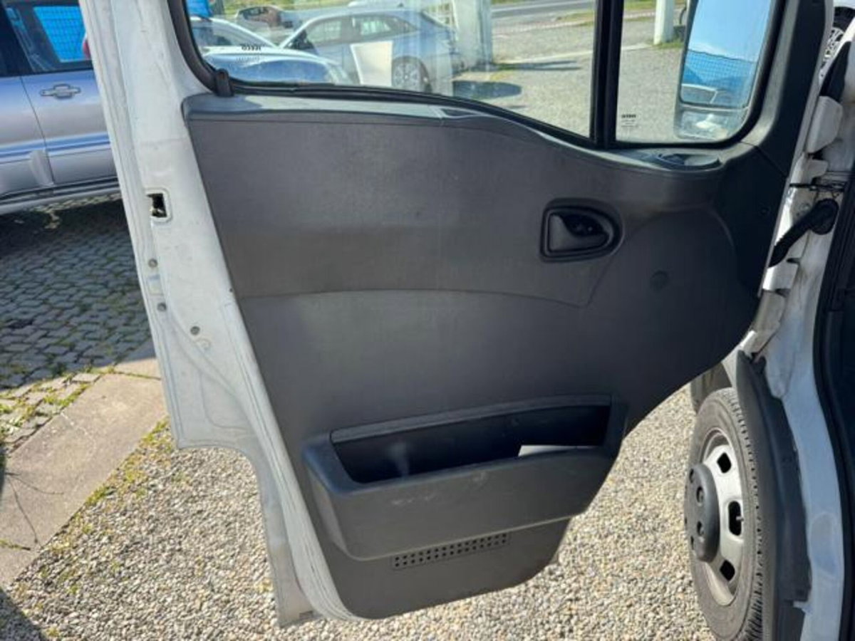 Iveco Daily Furgone 35S12VP 2.3 Hpi TDI PM-TA Furgone (6)