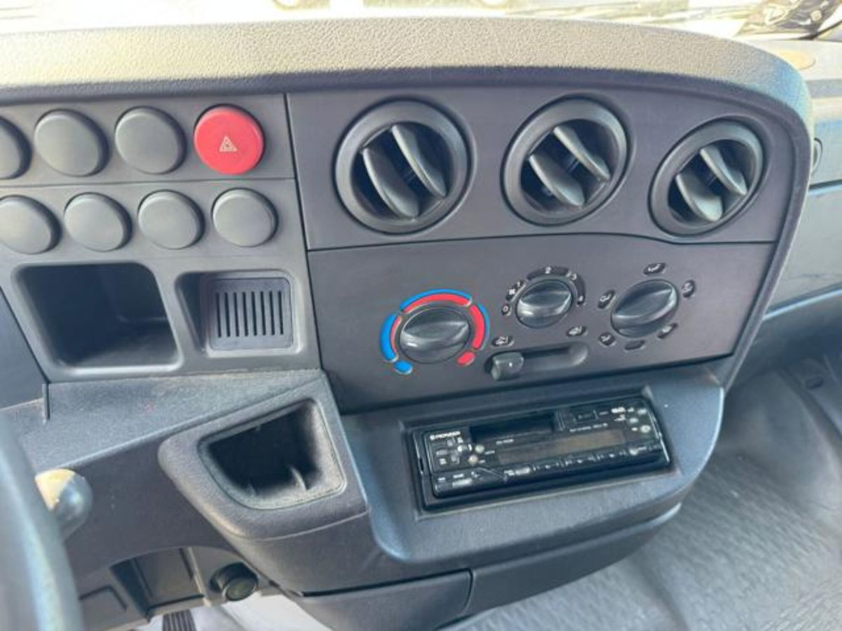 Iveco Daily Furgone 35S12VP 2.3 Hpi TDI PM-TA Furgone (9)