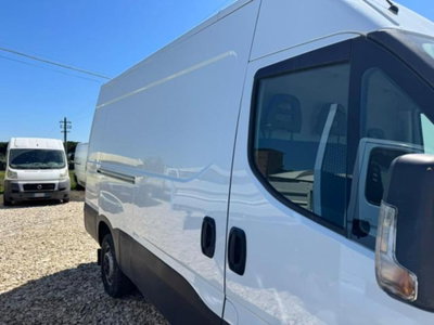 Iveco Daily Furgone 35S12V 2.3 HPT PM-SL-TM Furgone (2)