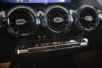 Mercedes-Benz CLA Shooting Brake 180 d Advanced auto (13)