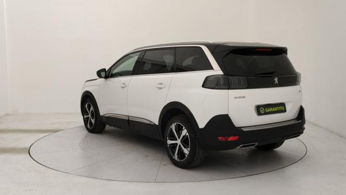 Peugeot 5008 BlueHDi 180 S&S EAT8 GT Pack (3)