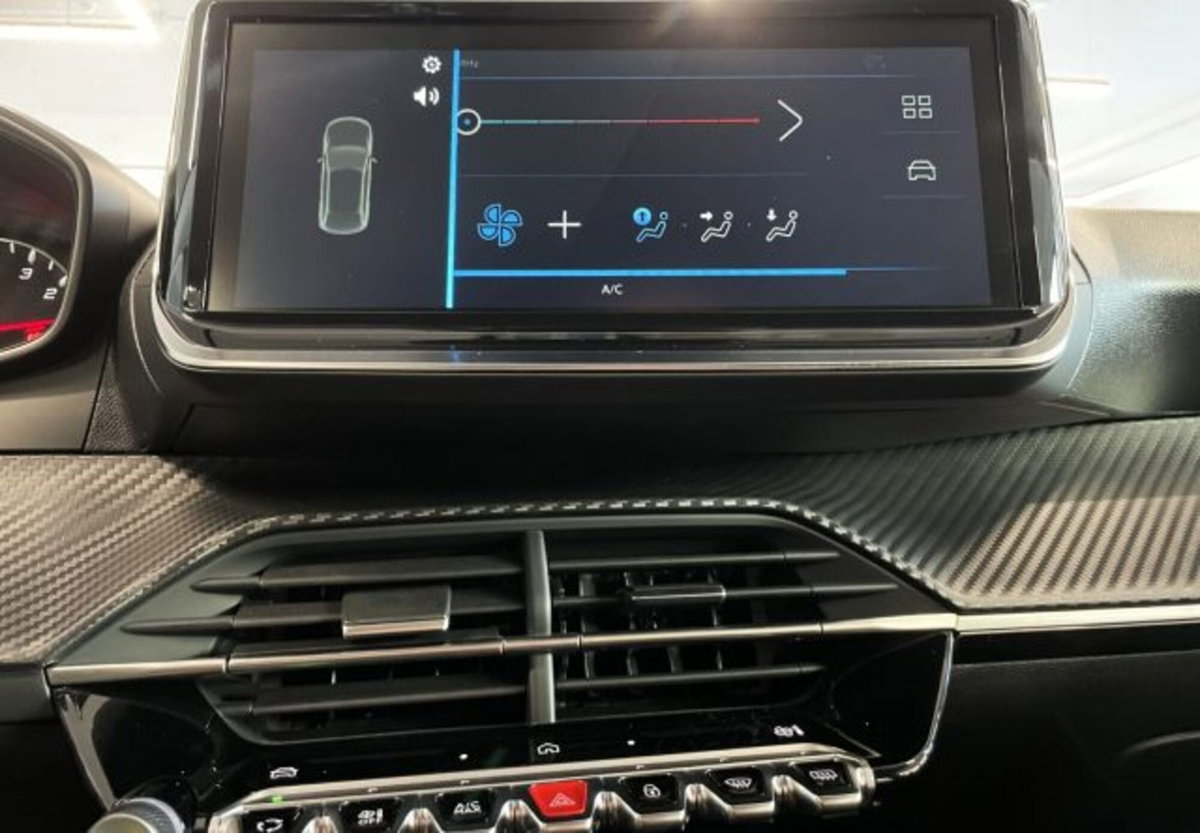 Peugeot 208 1.2 turbo Style 100cv (17)