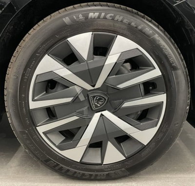 Peugeot 208 1.2 turbo Style 100cv (2)