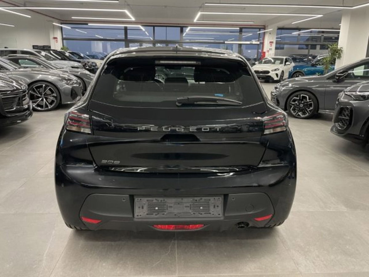 Peugeot 208 1.2 turbo Style 100cv (4)