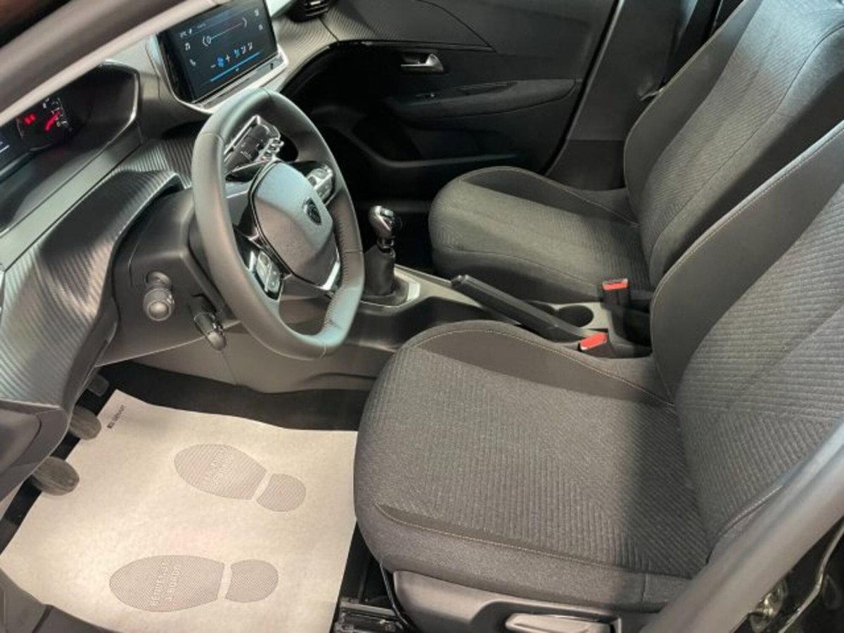 Peugeot 208 1.2 turbo Style 100cv (8)