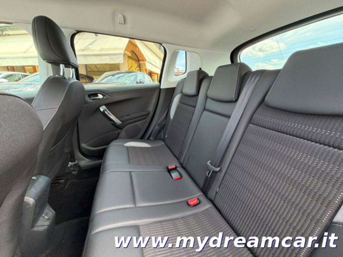 Peugeot 2008 BlueHDi 100 S&S Active (11)