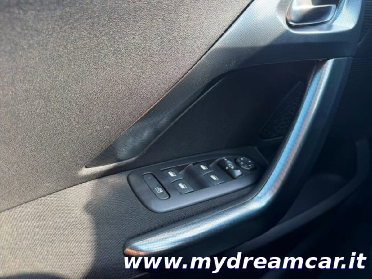 Peugeot 2008 BlueHDi 100 S&S Active (13)