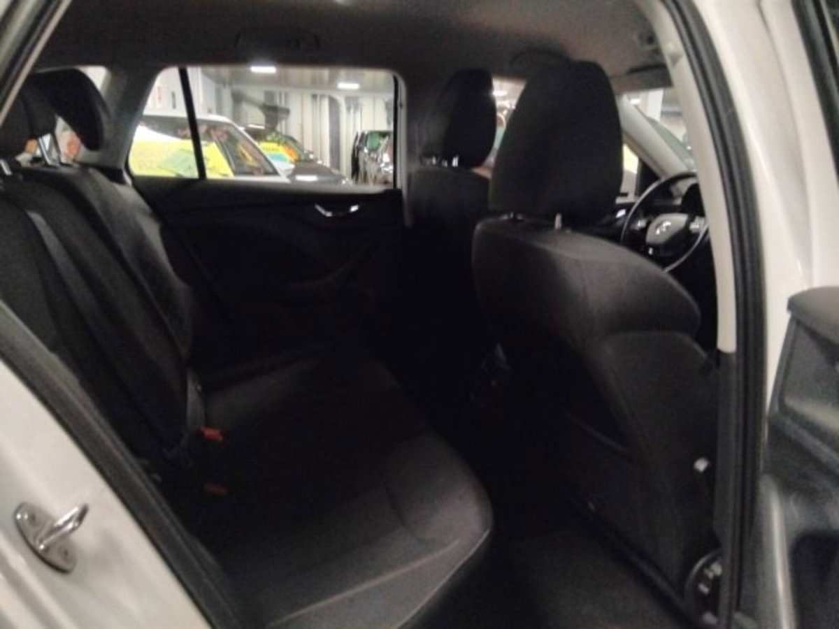 Skoda Kamiq 1.0 TSI Ambition (10)