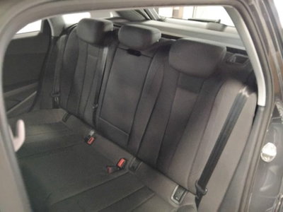 Audi A4 Avant 35 TDI S tronic Sport (8)