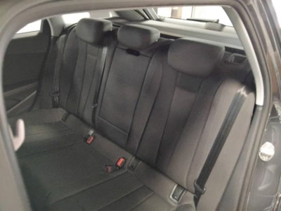 Audi A4 Avant 35 TDI S tronic Business Sport (8)