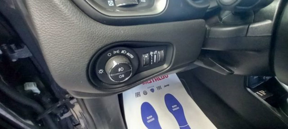 Jeep Renegade 1.3 T4 190CV PHEV 4xe AT6 Limited (11)