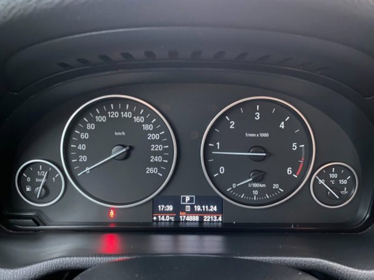 BMW X3 xDrive20d Futura (12)