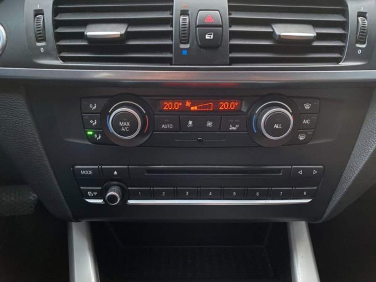 BMW X3 xDrive20d Futura (13)