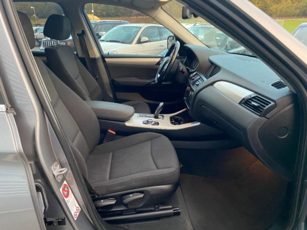 BMW X3 xDrive20d Futura (20)