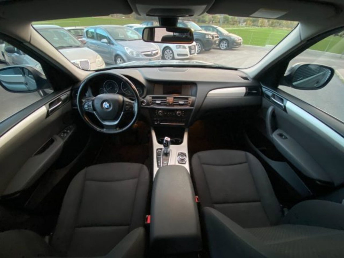 BMW X3 xDrive20d Futura (9)