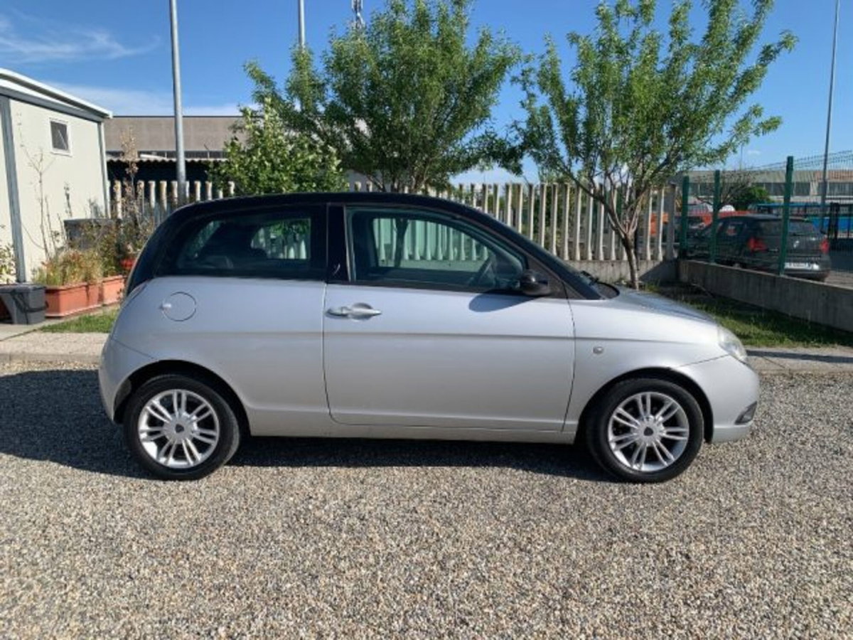 Lancia Ypsilon 1.2 Argento (4)