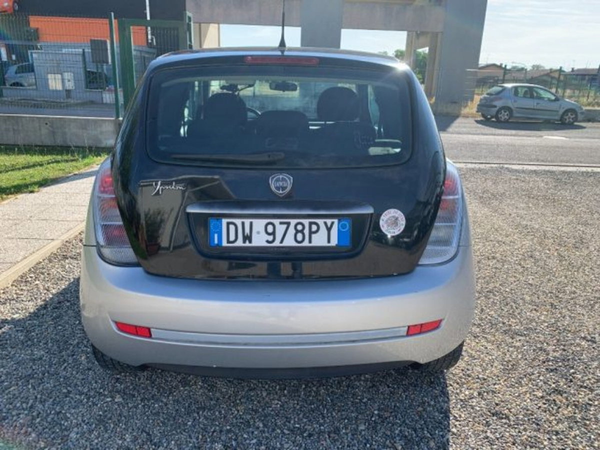 Lancia Ypsilon 1.2 Argento (6)