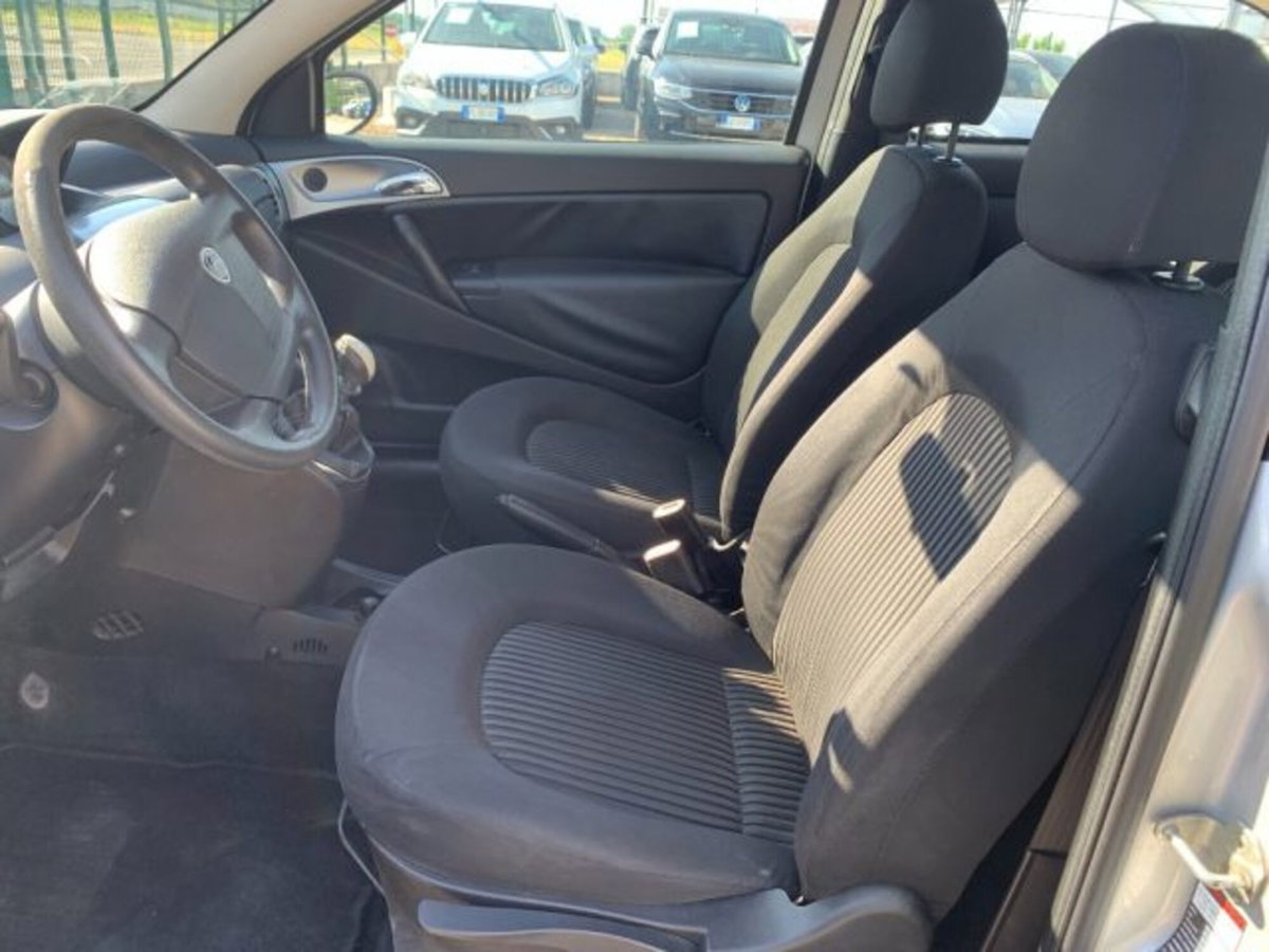 Lancia Ypsilon 1.2 Argento (9)