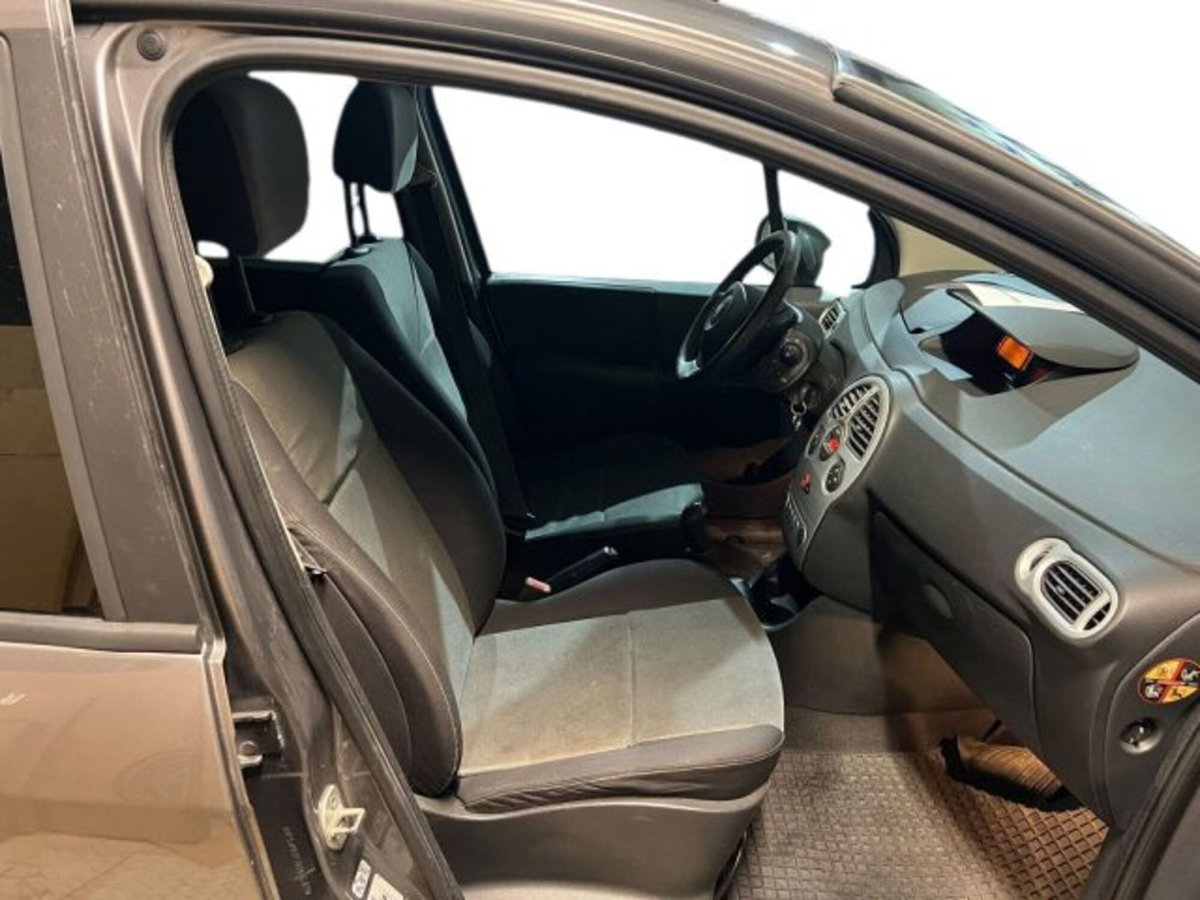 Renault Modus 1.2 16V Dynamique (6)