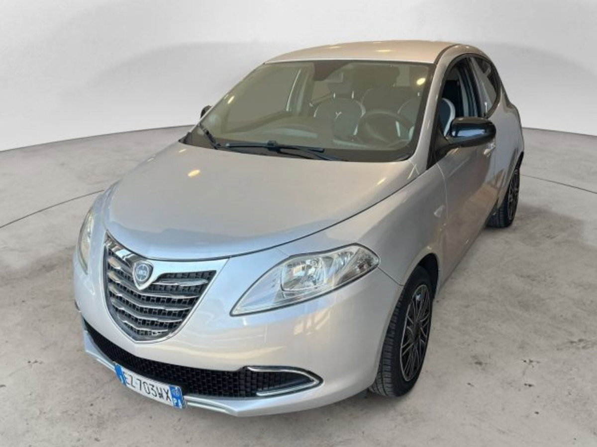 Lancia Ypsilon 1.2 69 CV 5 porte GPL Ecochic Elefantino (2)