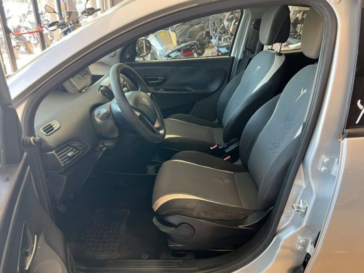 Lancia Ypsilon 1.2 69 CV 5 porte GPL Ecochic Elefantino (5)