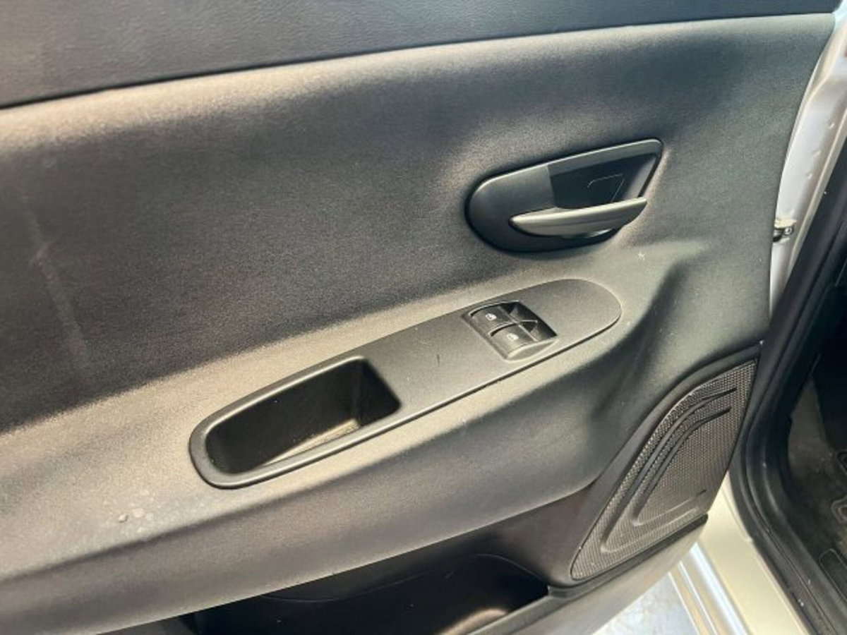 Lancia Ypsilon 1.2 69 CV 5 porte GPL Ecochic Elefantino (6)