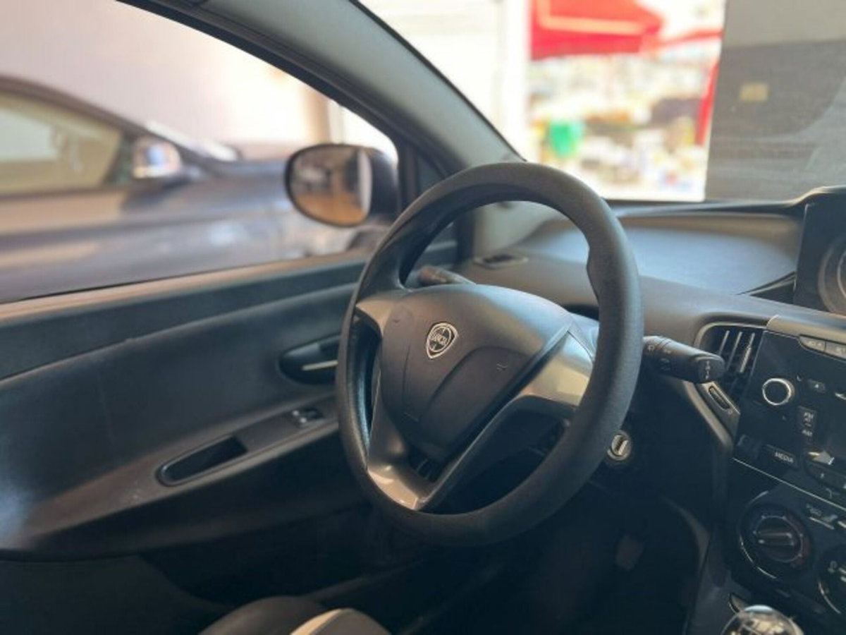 Lancia Ypsilon 1.2 69 CV 5 porte GPL Ecochic Elefantino (7)