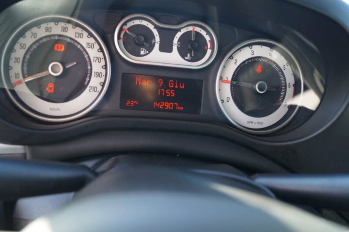 Fiat 500L Living 0.9 TwinAir 105 CV Lounge (9)