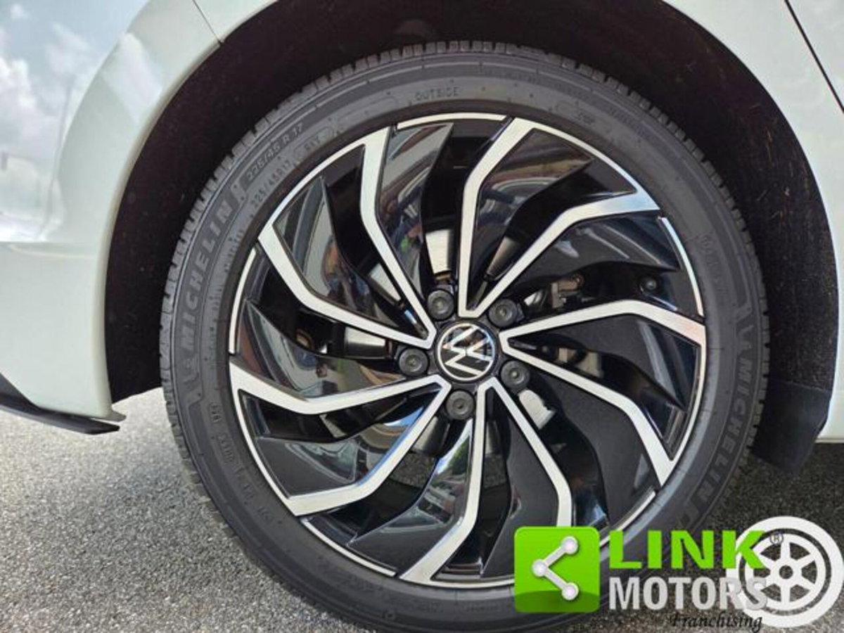 Volkswagen Golf 1.5 eTSI 150 CV EVO ACT DSG 1st Edition Style (10)