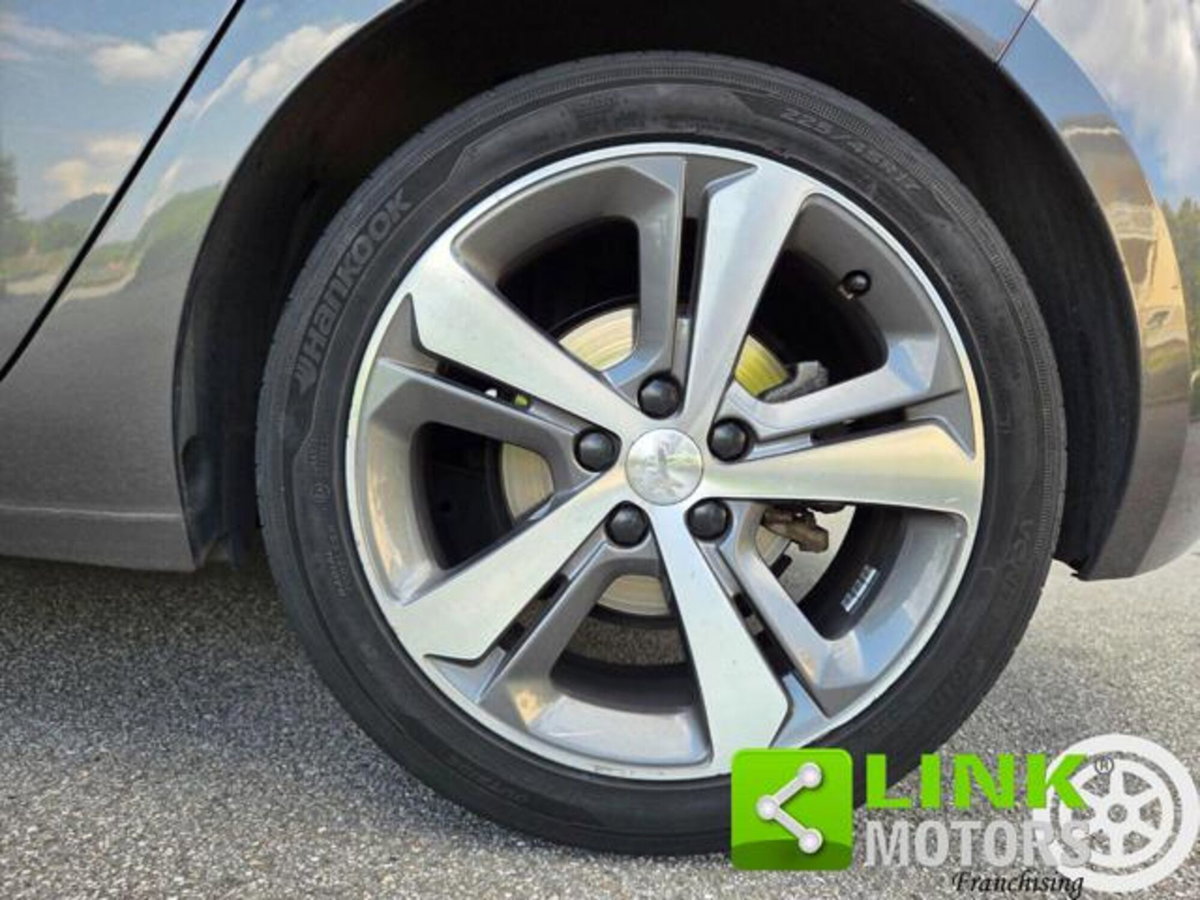 Peugeot 308 BlueHDi 130 S&S EAT8 Allure Pack (10)