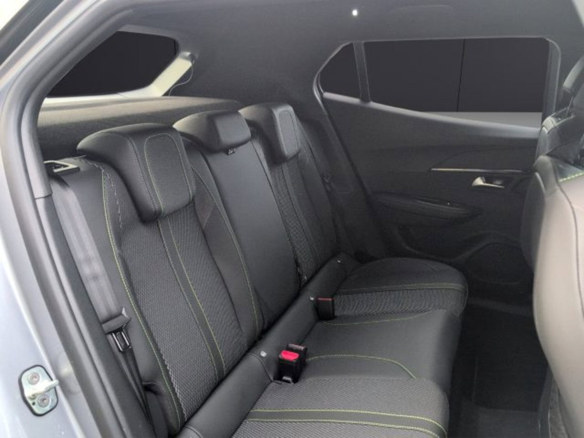 Peugeot 2008 1.2 hybrid Active 136cv e-dcs6 (15)