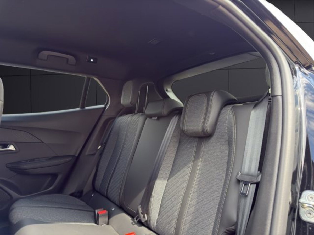 Peugeot 2008 PureTech 100 S&S Allure (12)