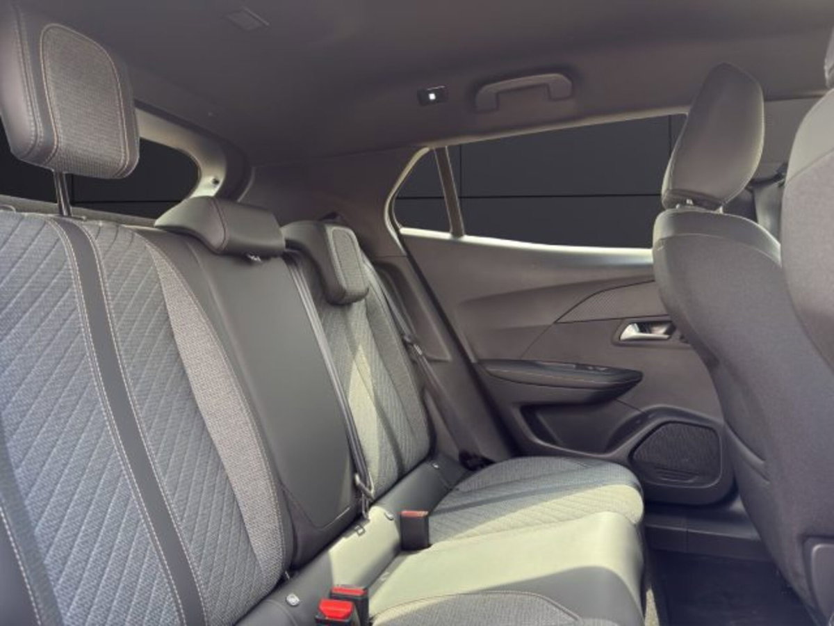 Peugeot 2008 PureTech 100 S&S Allure (18)