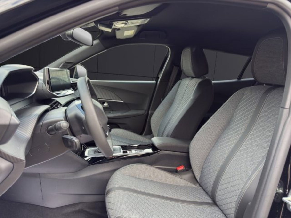 Peugeot 2008 PureTech 100 S&S Allure (9)