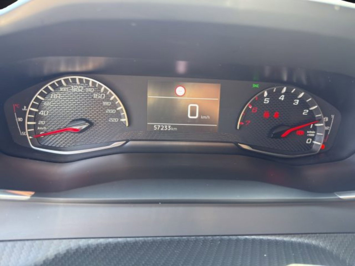 Peugeot 2008 PureTech 100 S&S Active (11)