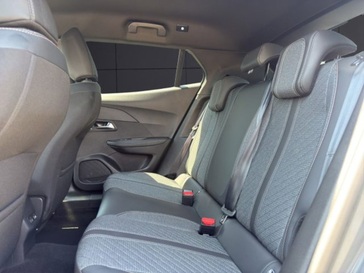 Peugeot 2008 PureTech 100 S&S Allure (13)