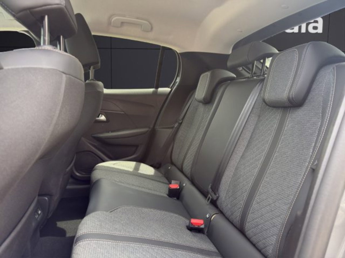Peugeot 208 50 kWh Allure (13)