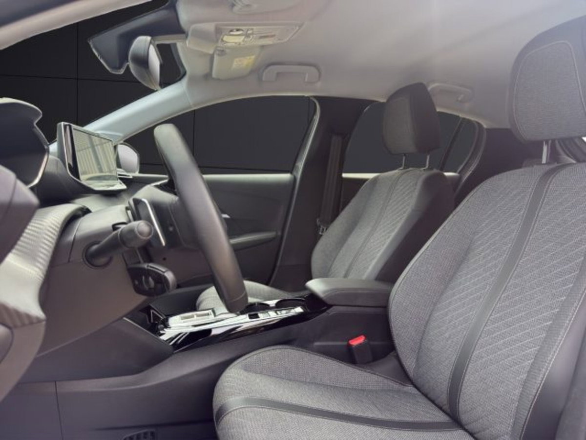Peugeot 208 50 kWh Allure (9)