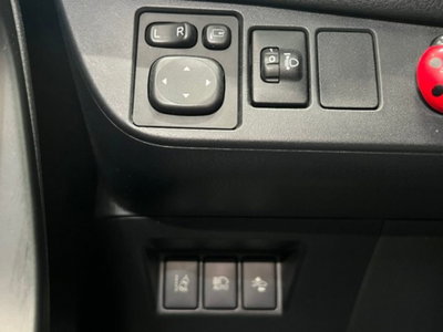 Toyota Yaris 1.0 5 porte Lounge (10)