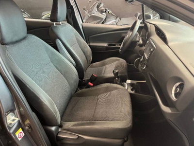 Toyota Yaris 1.0 5 porte Lounge (18)