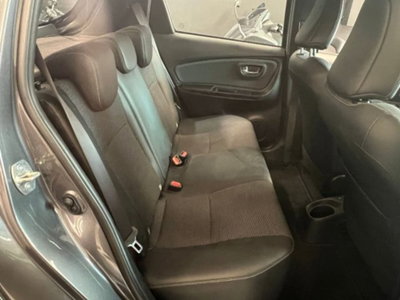 Toyota Yaris 1.0 5 porte Lounge (19)