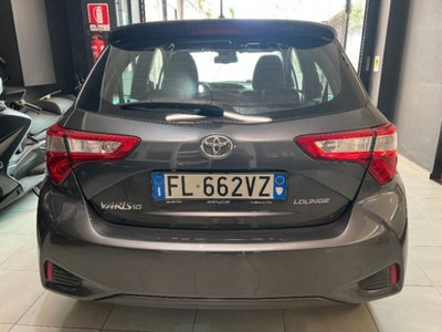 Toyota Yaris 1.0 5 porte Lounge (4)