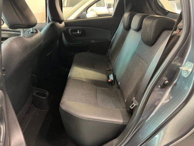 Toyota Yaris 1.0 5 porte Lounge (8)